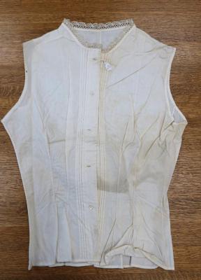 Sleeveless top 