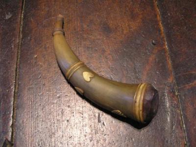 Powder horn